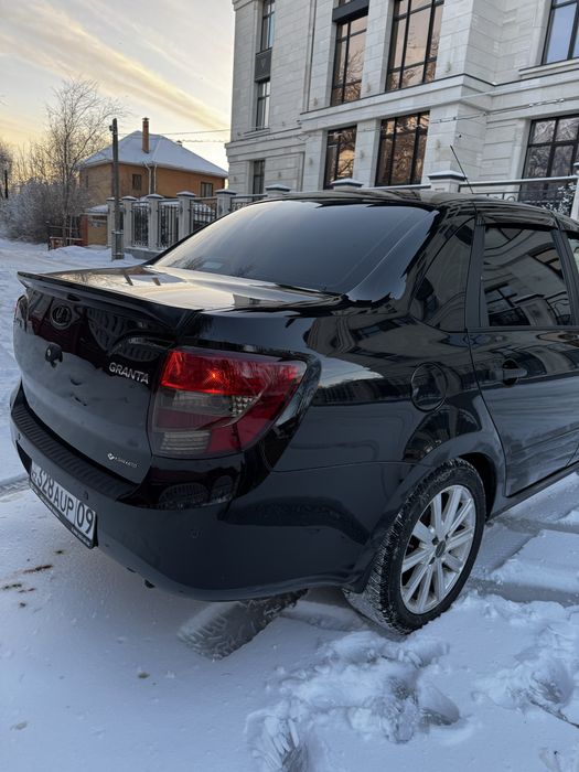Продам авто лада гранта 2017 год