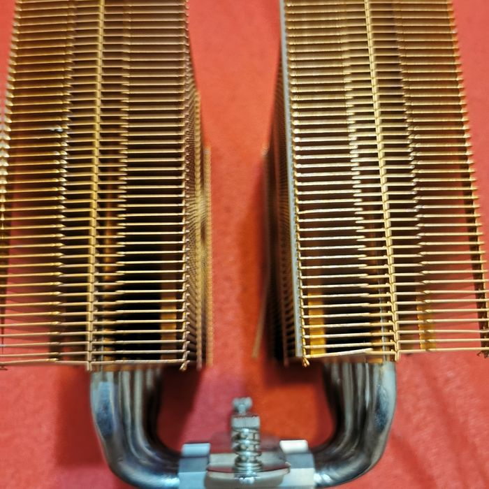 Cooler phanteks ph-tc14pe de 15 cm a fost folosit puțin