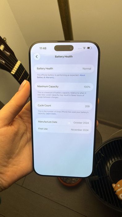 Iphone 16 Pro Max / 100% / Black / Cutie + Incarcator