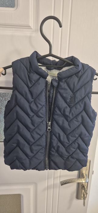 Бенетон ватирано бебешко елече, 6-9 месеца