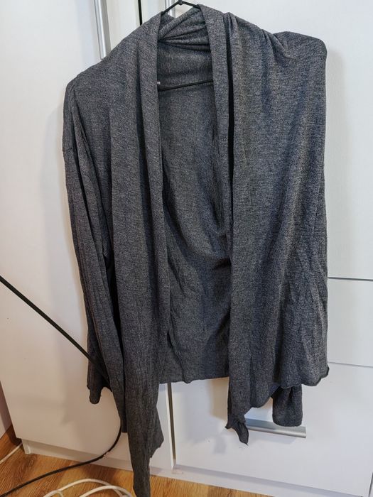 Модерна сива жилетка