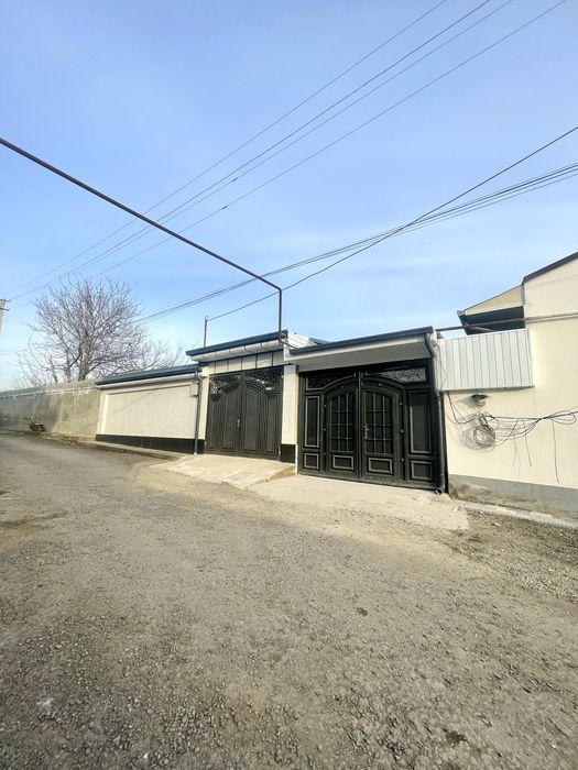 Yengi qurilgan xovli sotiladi Pobeda maxallasi da 3,4 sotix 6 ta xona