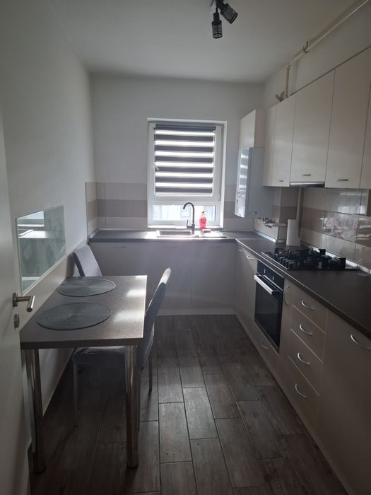 Inchiriez apartament cu o camera, Avantgarden