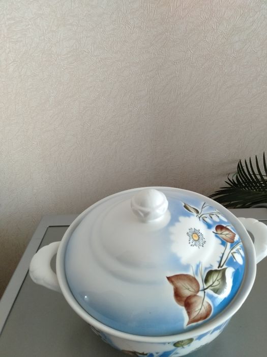 Продам Супницу фарфор