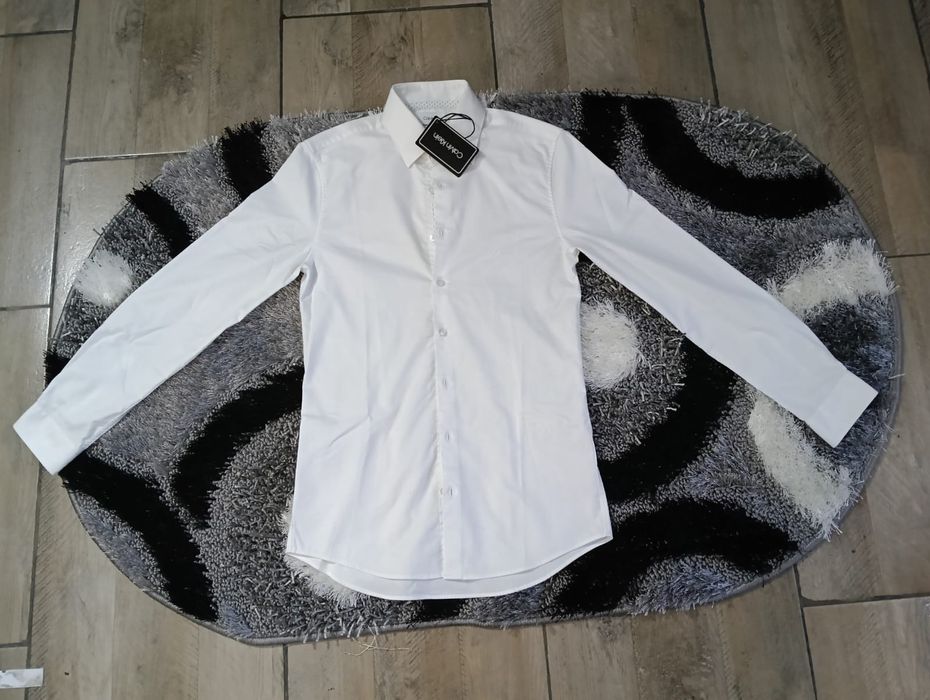 Vând  cămașă  ck