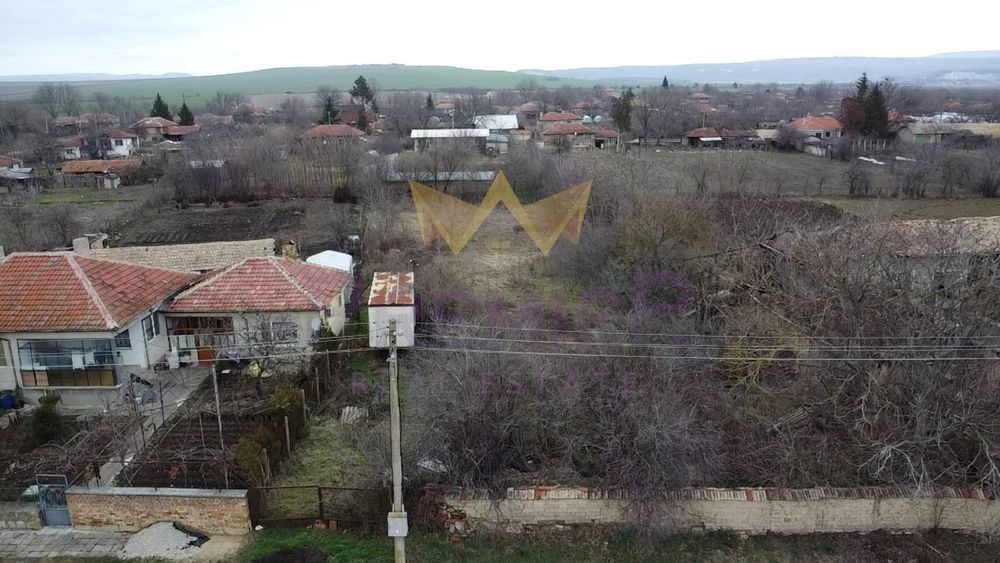 Парцел в село Царевци, област-Варна площ 2000 кв.м.