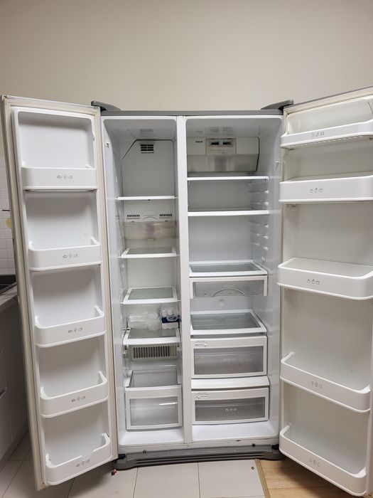 Холодильник двухкамерный