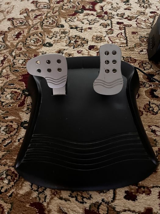 Игровой руль и газ