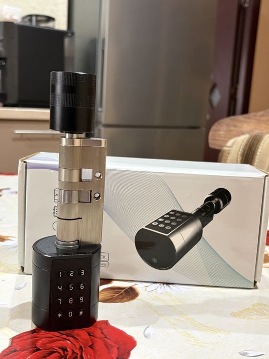 Cilindru inteligent SXS01 -BLACK 5 in 1 cu Amprenta/Cheie/Card/Parola/