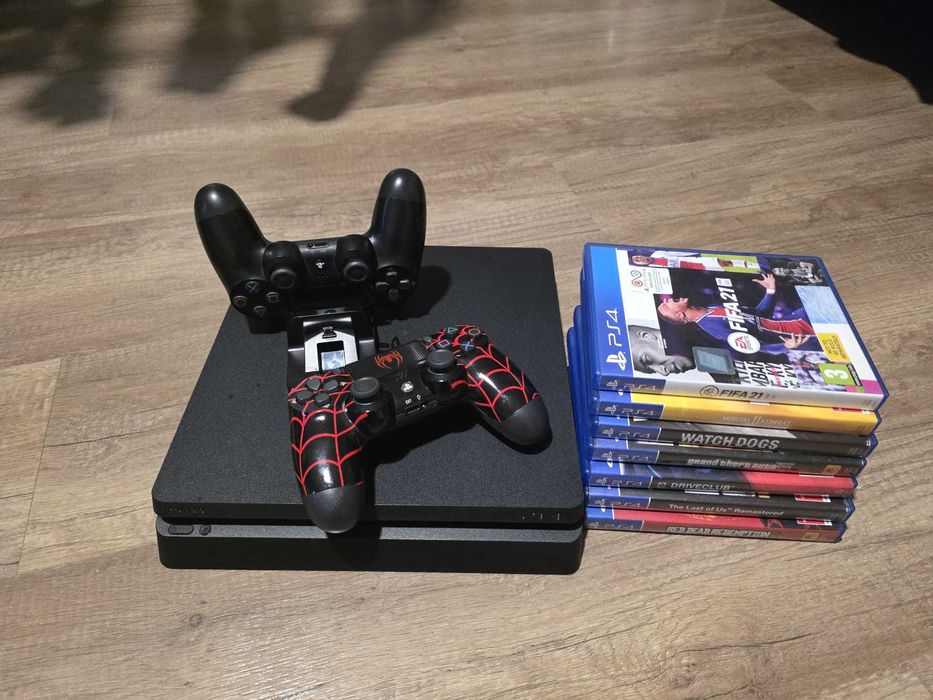 Playstation 4 (PS4) hub incarcare, 2 manete SONY si jocuri GTA V