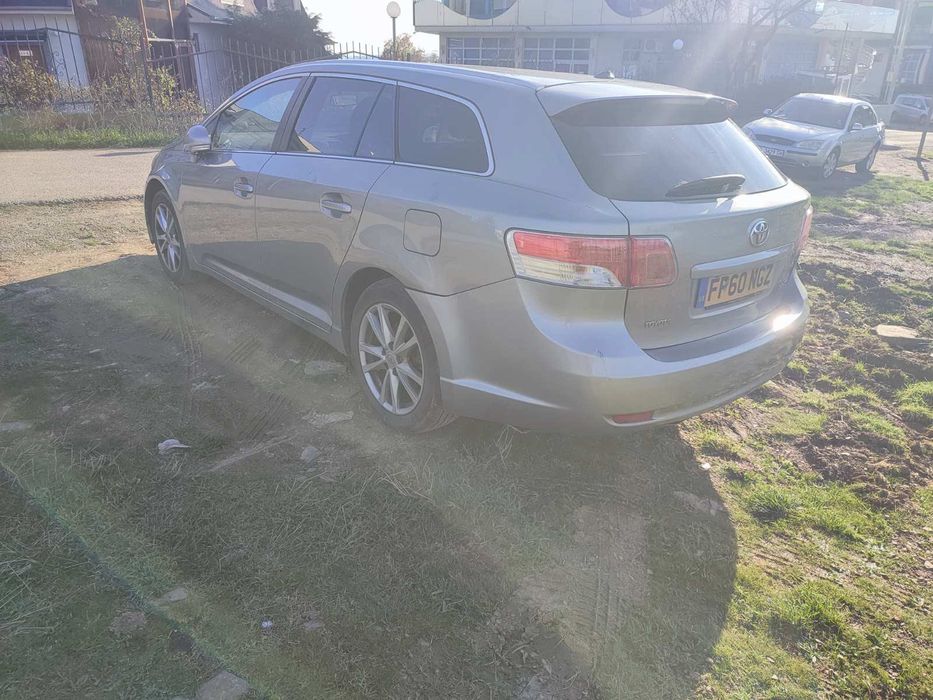 Тойота Авенсис 2010 десен волан