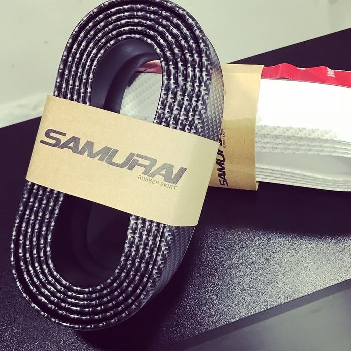 Самурай молдинг на бампер