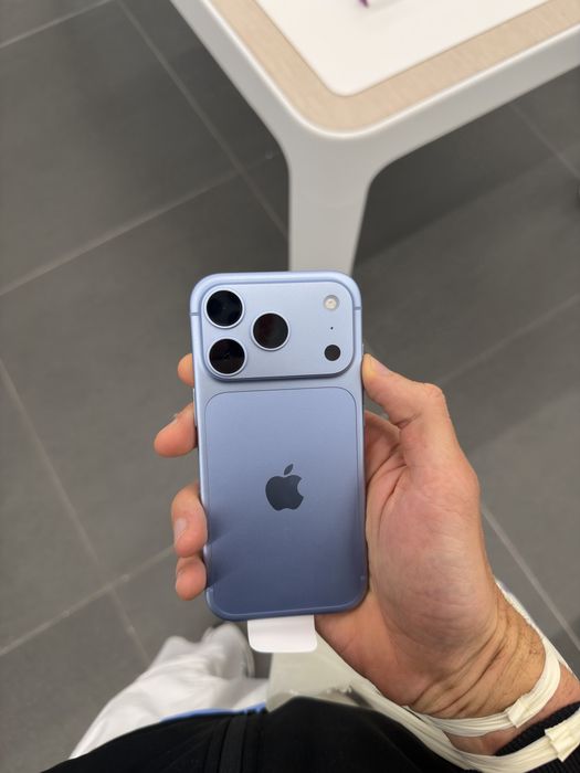 Schimb iphone 18 Pro Max glacier 256gb, garantie istyle