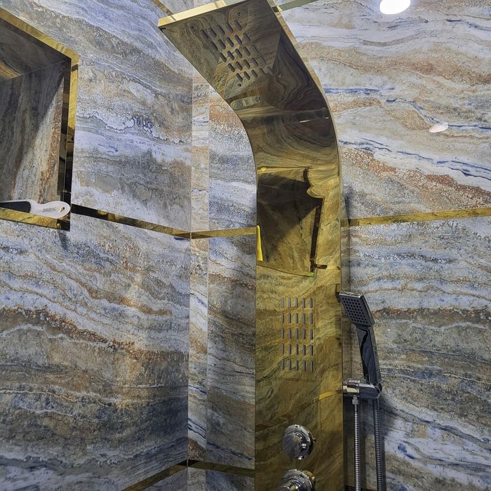 Катта ховли сотилади