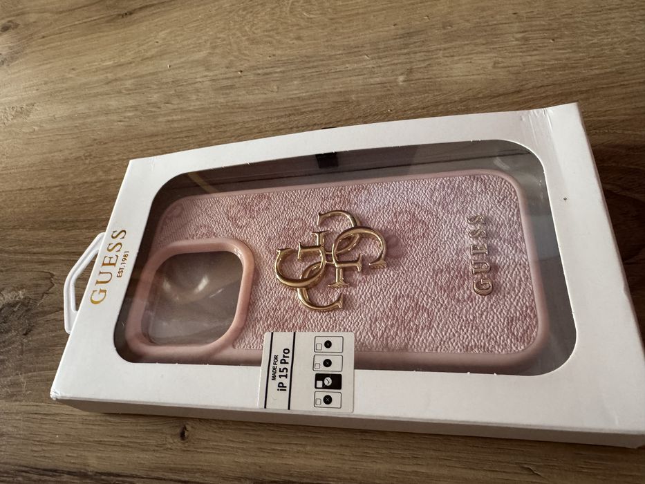 Калъф на Guess за iphone 15 pro