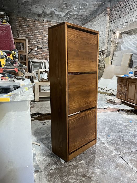 Шкаф за обувки с три врати