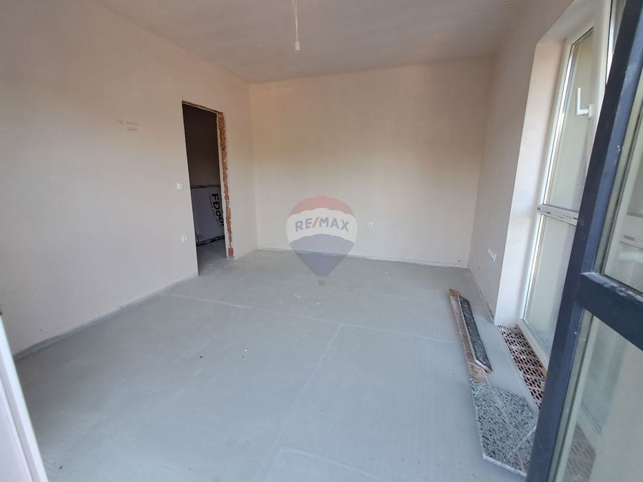 Продава се Двустаен апартамент в Варна, Изгрев - 70 кв.м за 2072 €/кв.м - Снимка #8