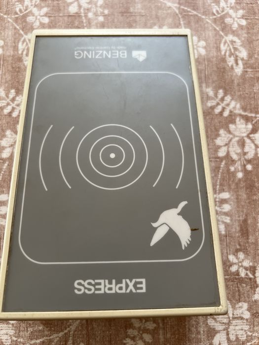 Vand ceas pentru porumbei Benzing Express