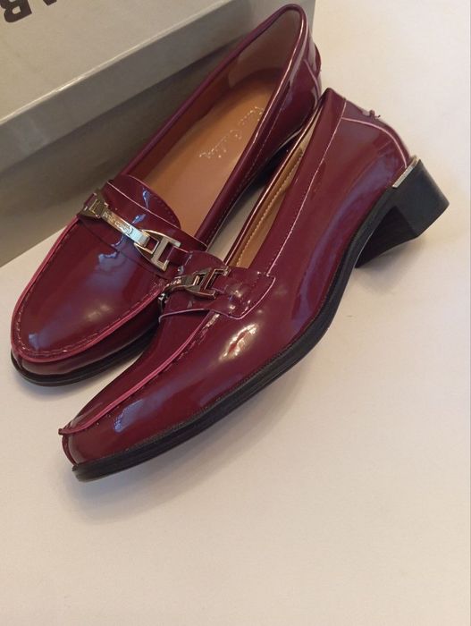 Продается кроссовки и туфли