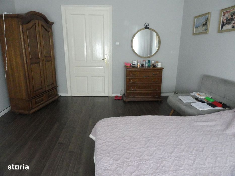 Casa 4 camere din caramida, renovata 2023, zona centrala, mobilata