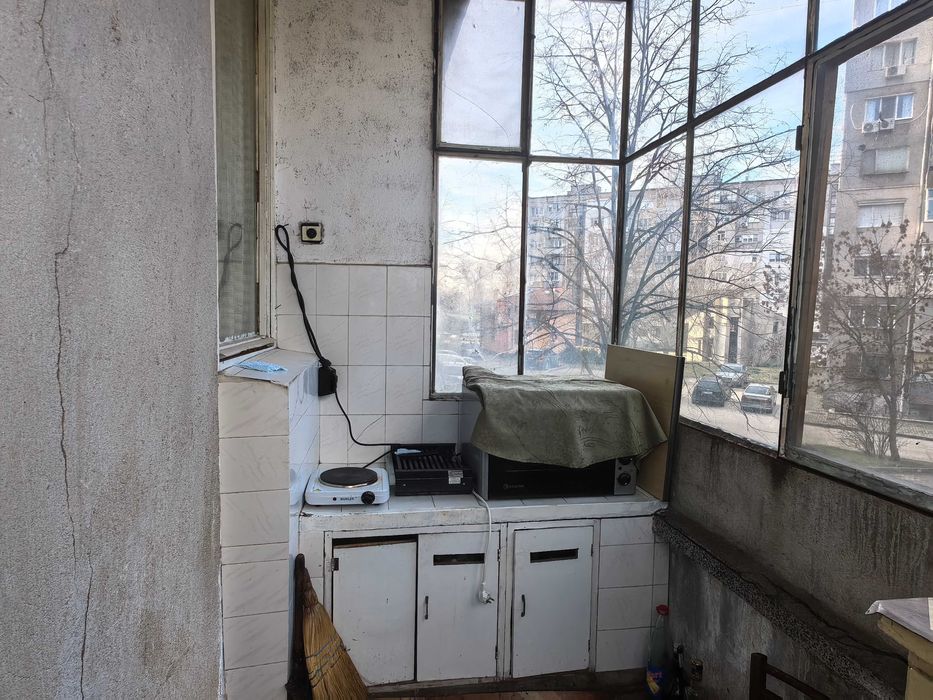 Продава се Тристаен апартамент в Ямбол, Зорница - 97 кв.м за 928 €/кв.м - Снимка #1