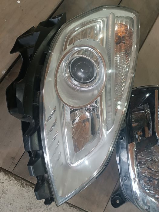 Lampa far Megane3 an 2014 bara fata Megane3 Clio4 Clio3 Fluence Scenic3 Scenic2  Megane2 stop UPC kit bara fata Dacia Logan3 Sandero Stepway3 Logan2