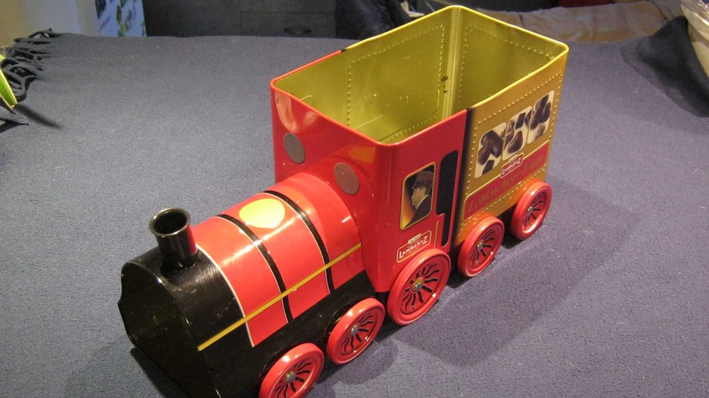 Cutie mare tabla/LOCOMOTIVA/decor/ornament,etc.