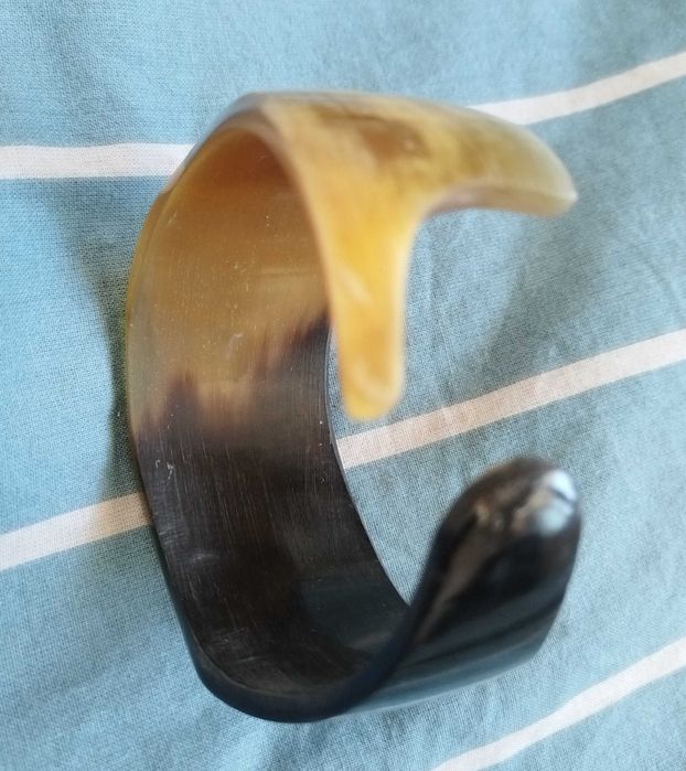 Бижута Гривни и Брошки