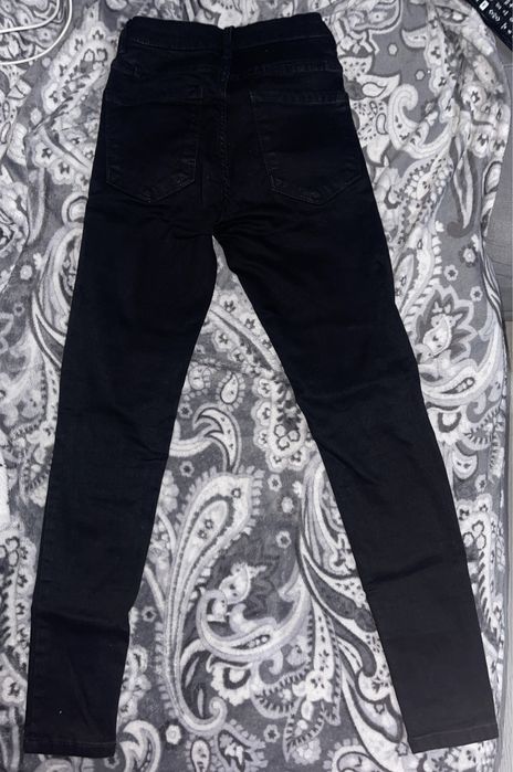 Blugi Sinsay noi 32 gri, negru, caramiziu