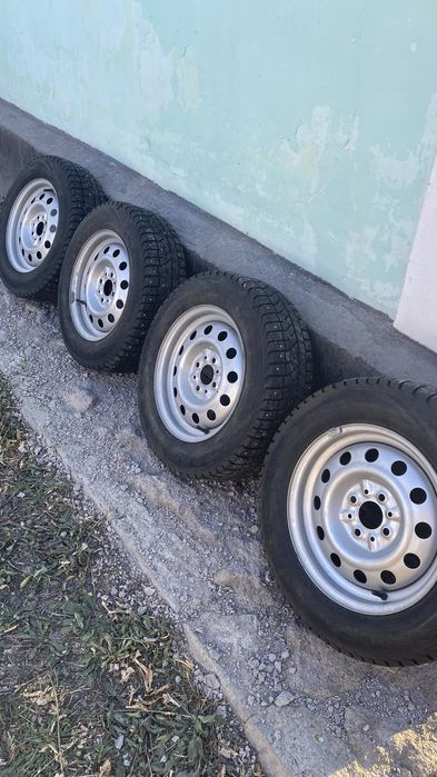 Продам комплекты зимней резины на 14