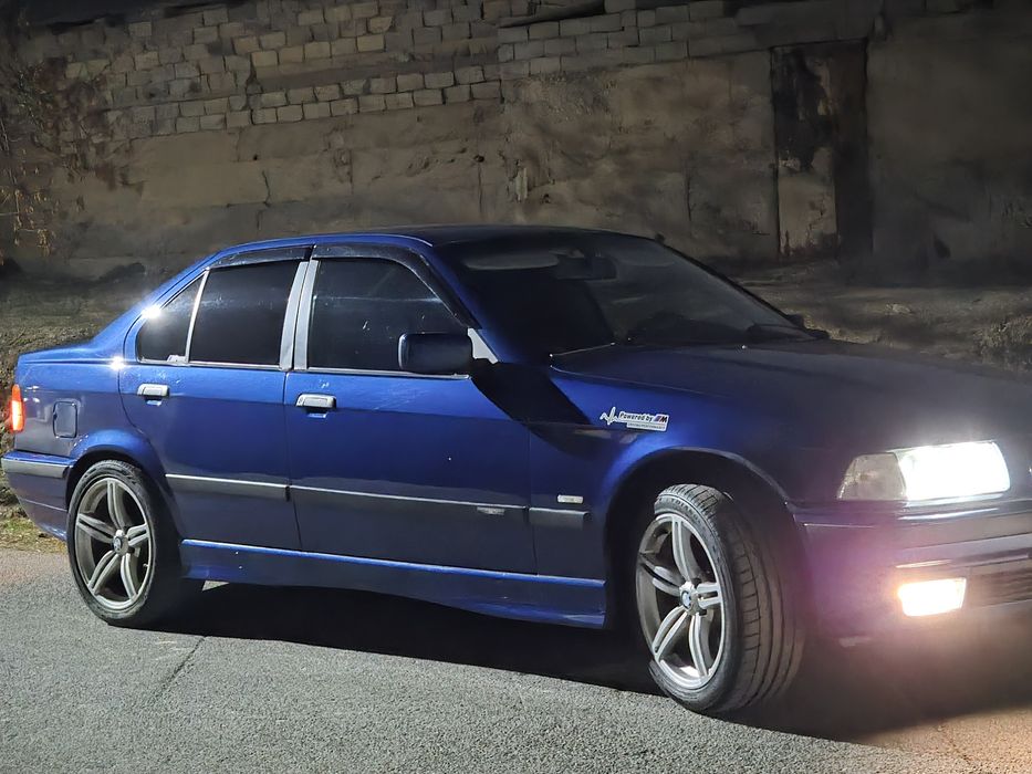 BMW 330 В хорошем состояние