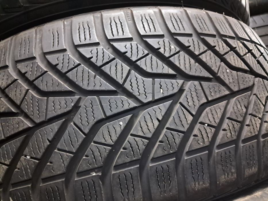 Anvelope second iarna 235 50 R18 Yokohama