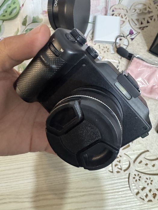 Aparat foto NOU la cutie