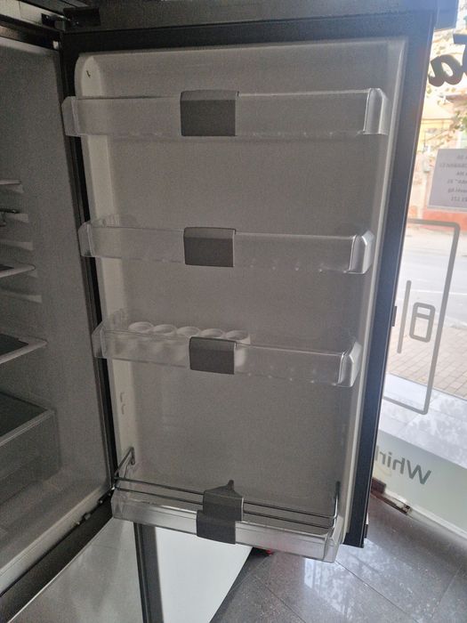 Хладилник с фризер Gram A++