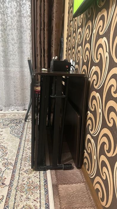 Продам стол книжка.