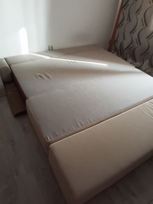 Продам бескаркасный диван.