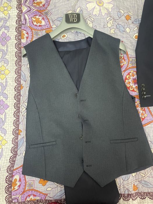 Продам костюм тройка