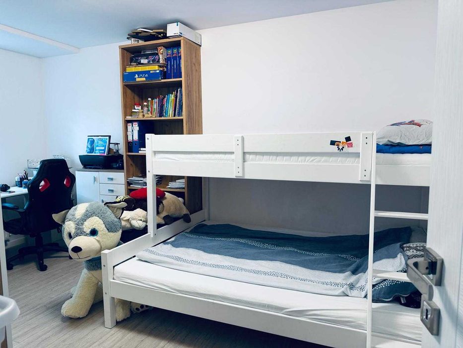 Apartament 3 camere de vanzare