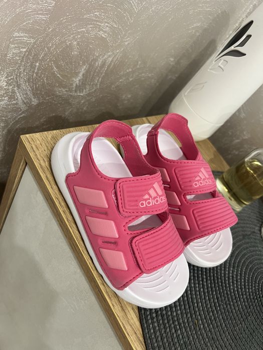 Детски сандали  Adidas N26 като нови!