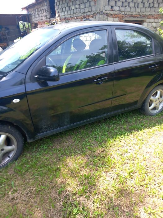 Chevrolet aveo cinci usi