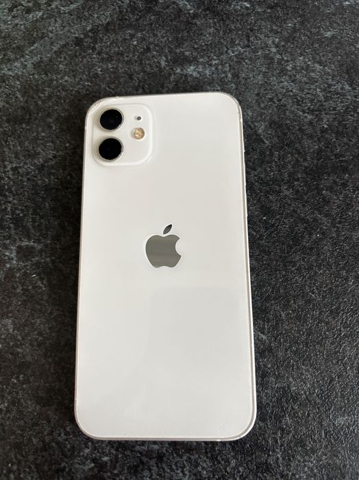 Iphone 12 (pentru piese)