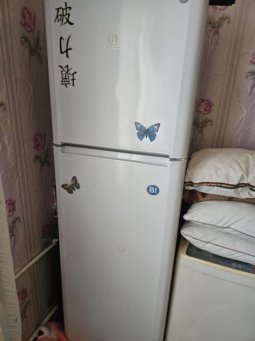 Холодильник б/у в хорошем состоянии