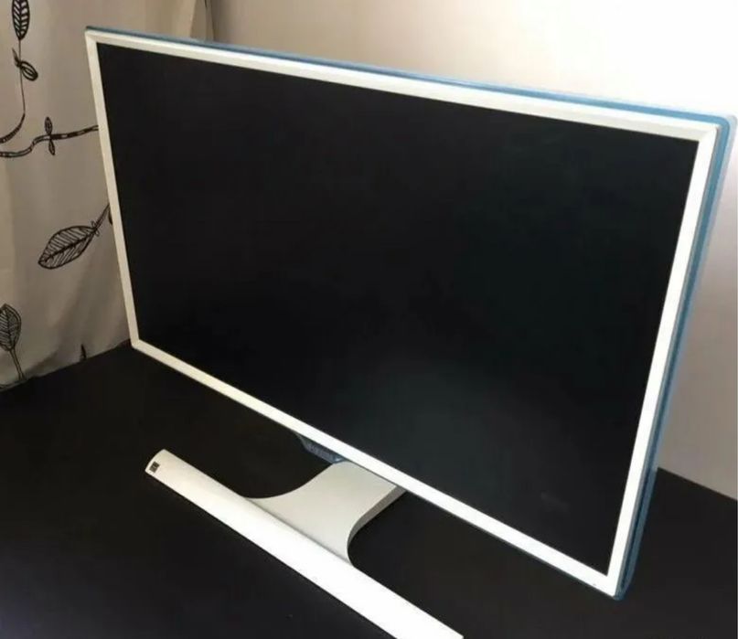 Монитор Samsung