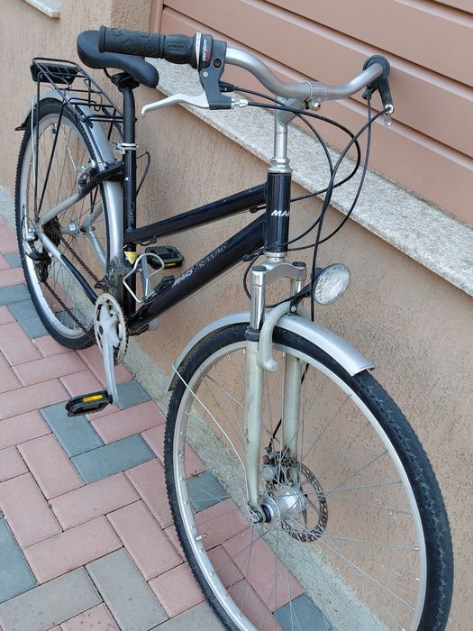 Se vinde bicicleta Treking.