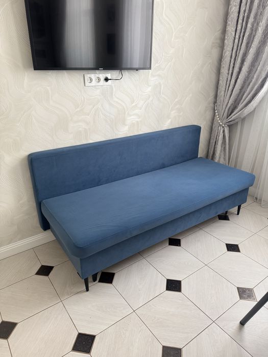 Срочно продам диван