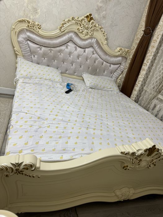 Спальный гарнитур