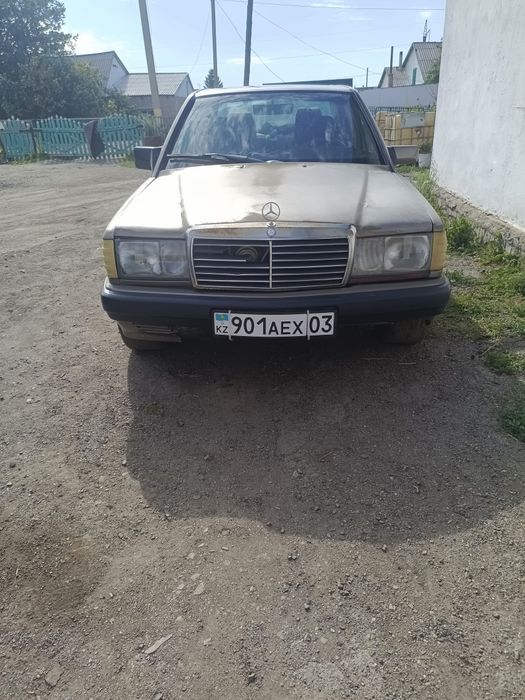 Mersedes 190 E   тт