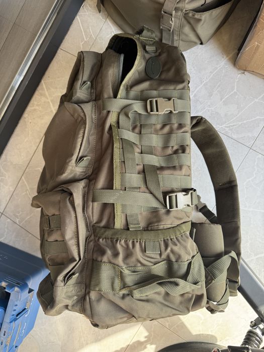 Рюгзак жесткой спинкой