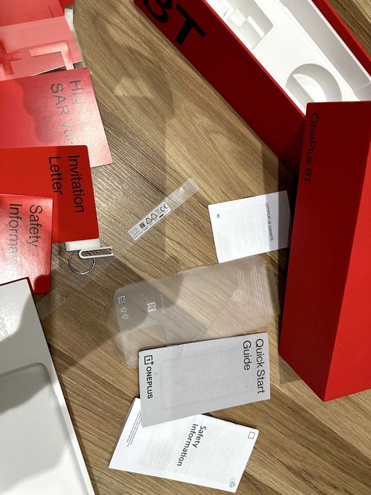 Cutie Telefon One Plus 8T cu carticele ! Poze Reale