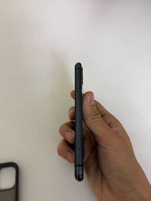 Айфон 11. Емкость 75%. 128гб